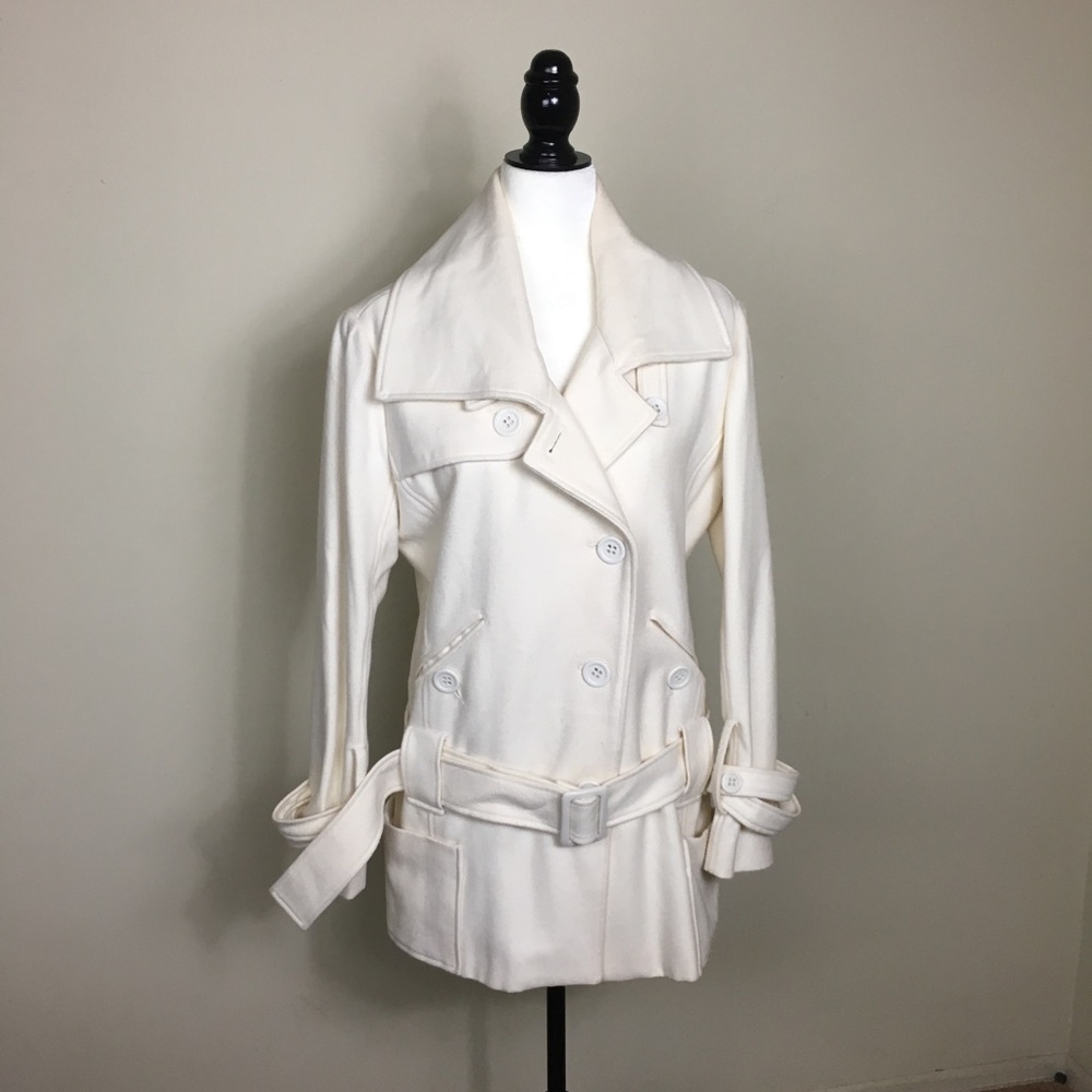 💥Pretty White Coat 🧥